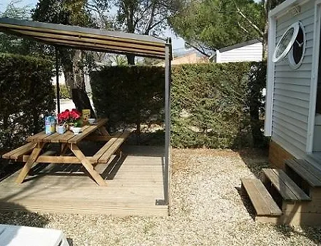 אתר קמפינג Camping Orly D'azur